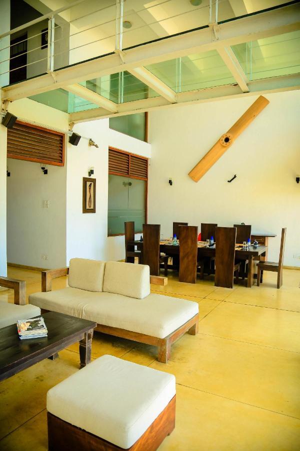 The Cove Hotel เนกอมโบ ภายนอก รูปภาพ