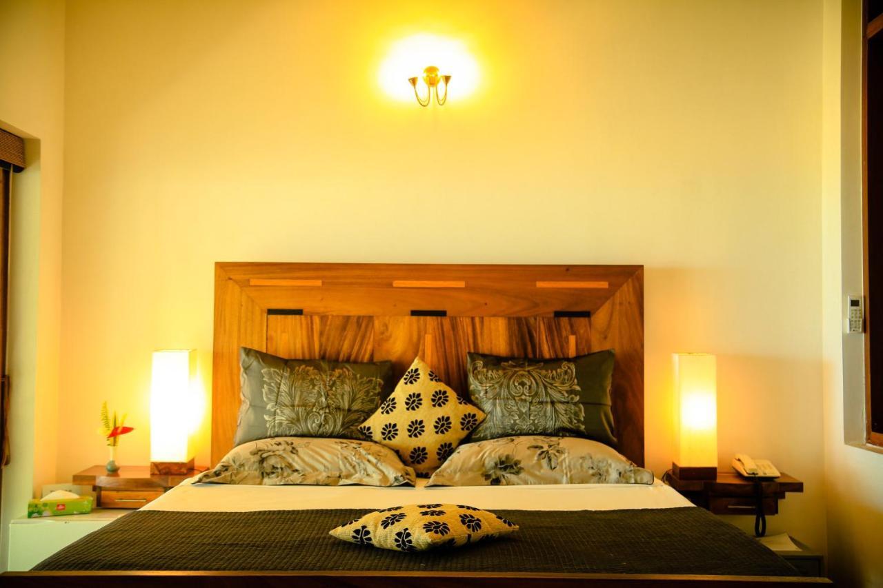 The Cove Hotel เนกอมโบ ภายนอก รูปภาพ